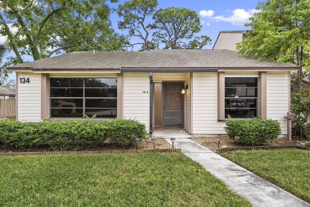 134 Sherwood Circle 16a, Jupiter, FL 33458