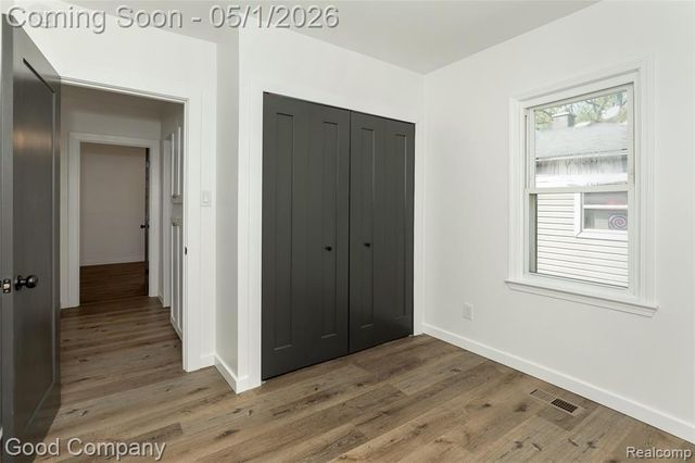 23393 Hoover Avenue, Hazel Park, MI 48030