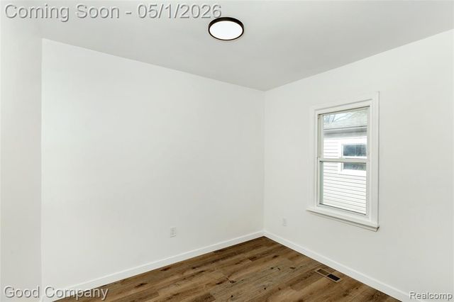23393 Hoover Avenue, Hazel Park, MI 48030