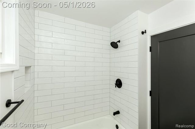 23393 Hoover Avenue, Hazel Park, MI 48030