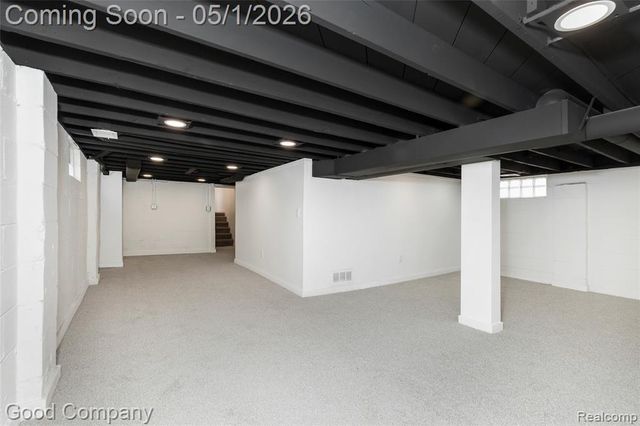 23393 Hoover Avenue, Hazel Park, MI 48030