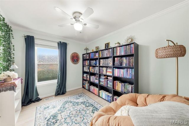 11950 Meadow Grove Court, Maryland Heights, MO 63043