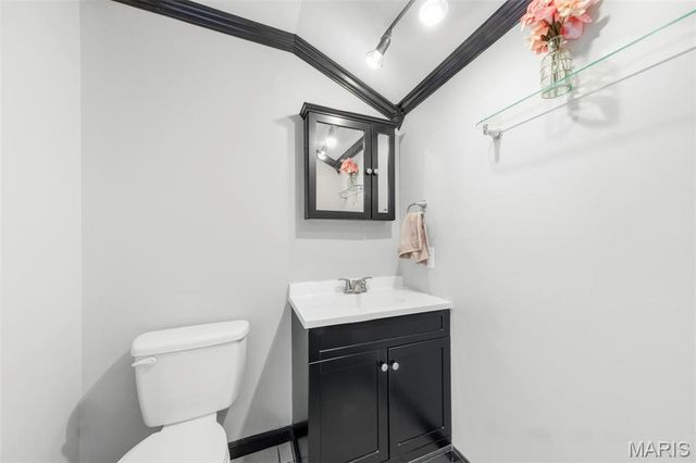 11950 Meadow Grove Court, Maryland Heights, MO 63043