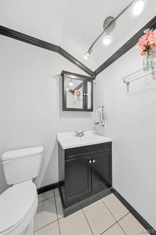 11950 Meadow Grove Court, Maryland Heights, MO 63043