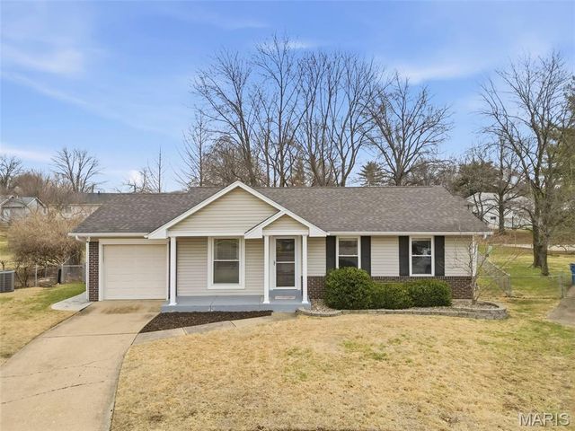 11950 Meadow Grove Court, Maryland Heights, MO 63043