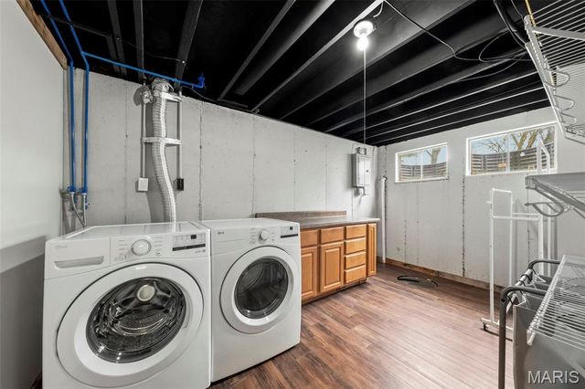 11950 Meadow Grove Court, Maryland Heights, MO 63043