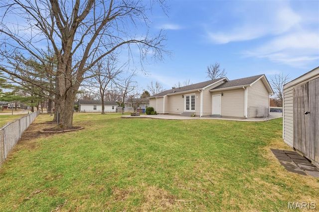 11950 Meadow Grove Court, Maryland Heights, MO 63043