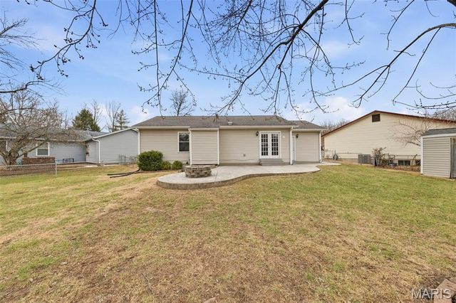 11950 Meadow Grove Court, Maryland Heights, MO 63043