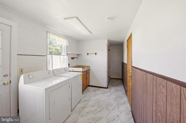 3217 W MOUNT KIRK AVE, Norristown, PA 19403