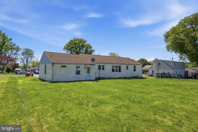 3217 W MOUNT KIRK AVE, Norristown, PA 19403