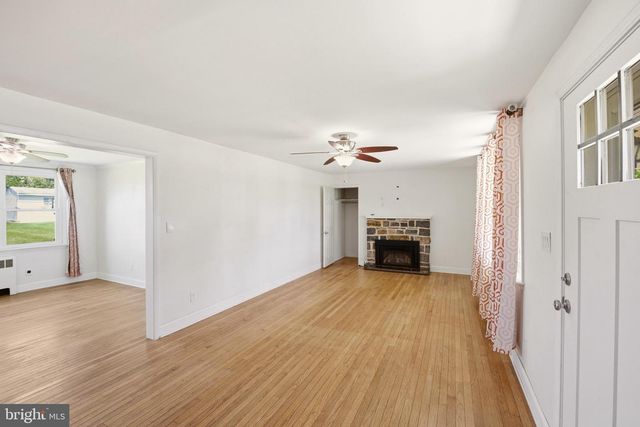 3217 W MOUNT KIRK AVE, Norristown, PA 19403