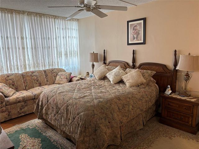 1200 NE Miami Gardens Drive 606W, Miami, FL 33179