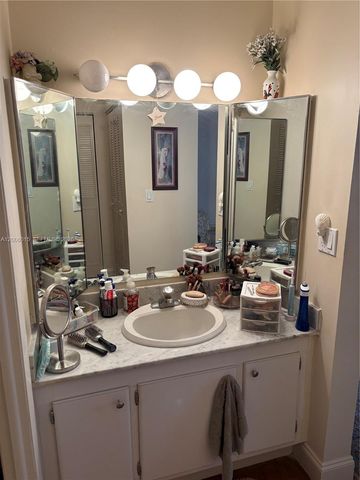 1200 NE Miami Gardens Drive 606W, Miami, FL 33179