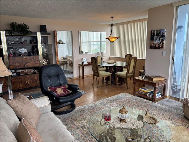 1200 NE Miami Gardens Drive 606W, Miami, FL 33179