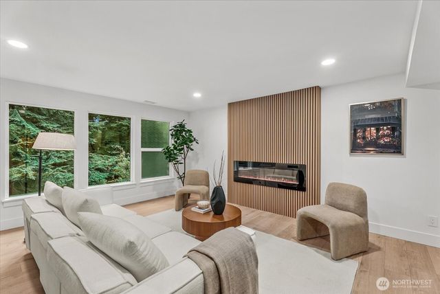 17037 154th Place SE, Renton, WA 98058