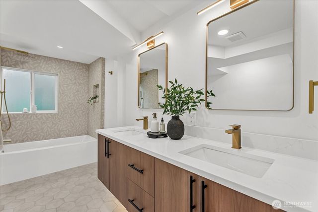 17037 154th Place SE, Renton, WA 98058