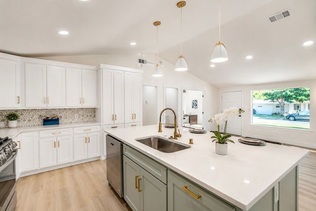 5417 Vicki Street, Haltom City, TX 76117