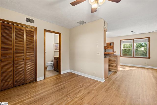107 Forestdale Drive, Taylors, SC 29687