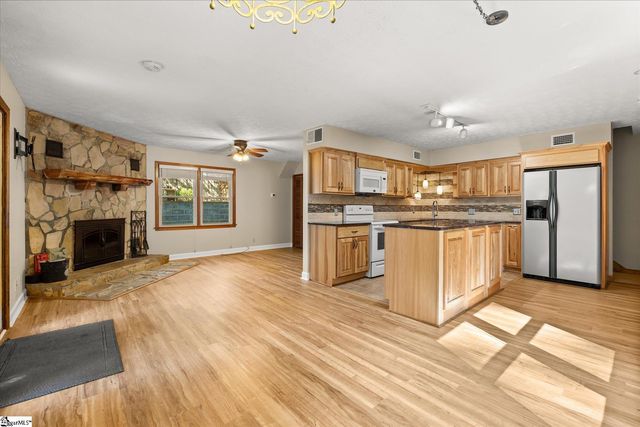107 Forestdale Drive, Taylors, SC 29687