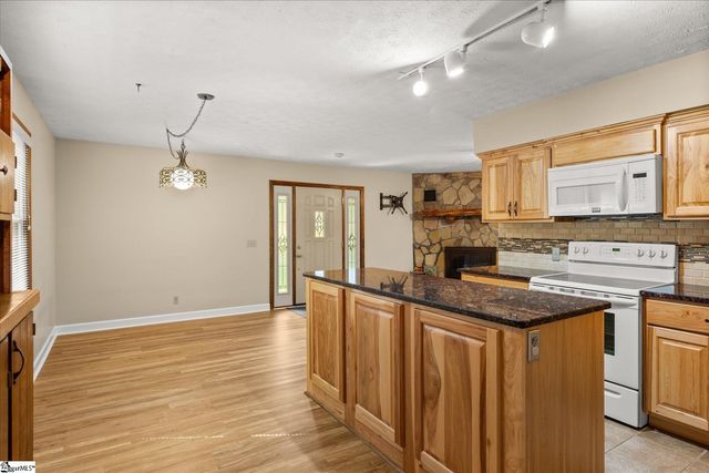 107 Forestdale Drive, Taylors, SC 29687