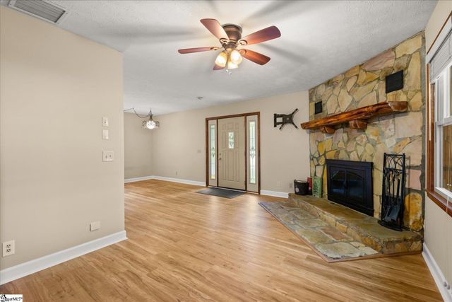 107 Forestdale Drive, Taylors, SC 29687