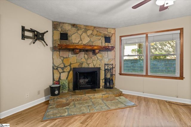 107 Forestdale Drive, Taylors, SC 29687