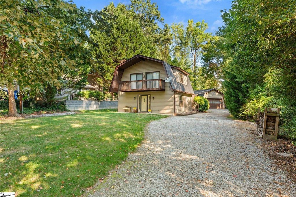 107 Forestdale Drive, Taylors, SC 29687
