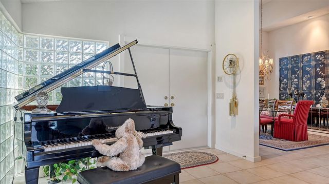 8142 MISTY OAKS BOULEVARD, Sarasota, FL 34243