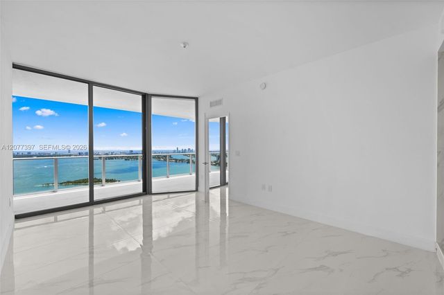 700 NE 24 2607, Miami, FL 33137