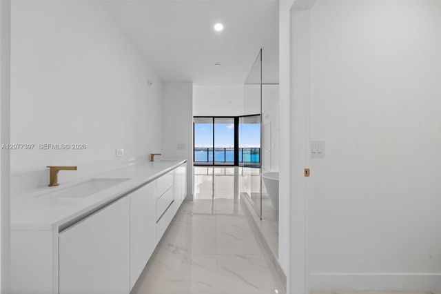 700 NE 24 2607, Miami, FL 33137