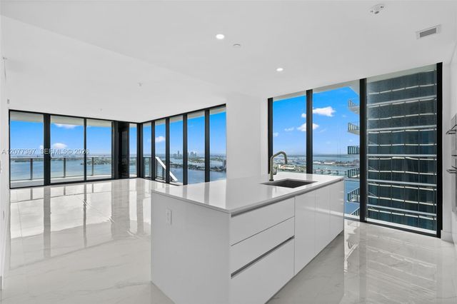 700 NE 24 2607, Miami, FL 33137