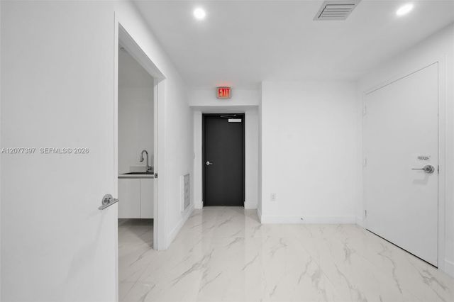 700 NE 24 2607, Miami, FL 33137
