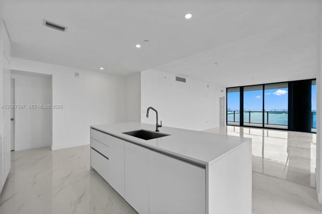 700 NE 24 2607, Miami, FL 33137