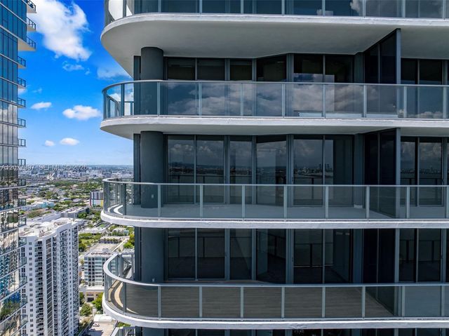 700 NE 24 2607, Miami, FL 33137
