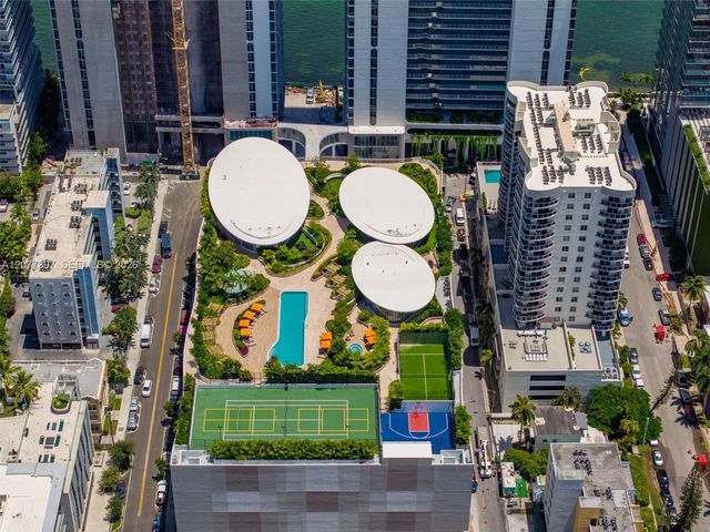 700 NE 24 2607, Miami, FL 33137