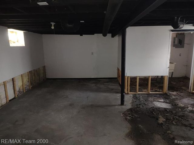 8860 Appoline Street, Detroit, MI 48228