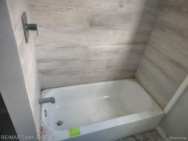 8860 Appoline Street, Detroit, MI 48228