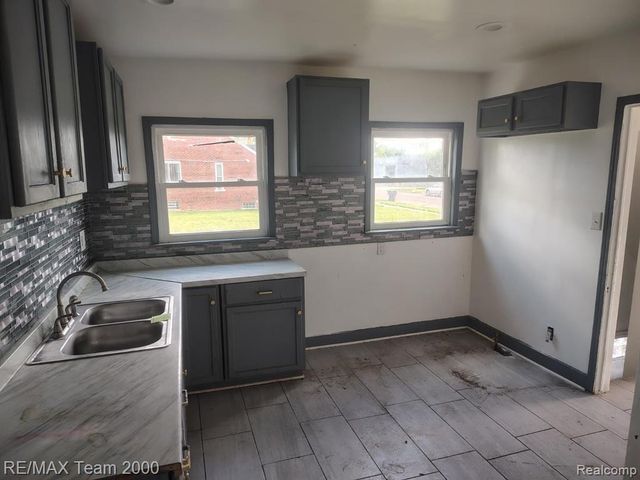 8860 Appoline Street, Detroit, MI 48228