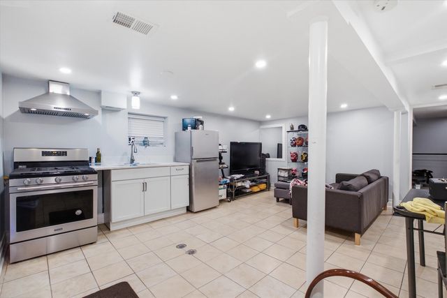 4041 W 56th Street, Chicago, IL 60629