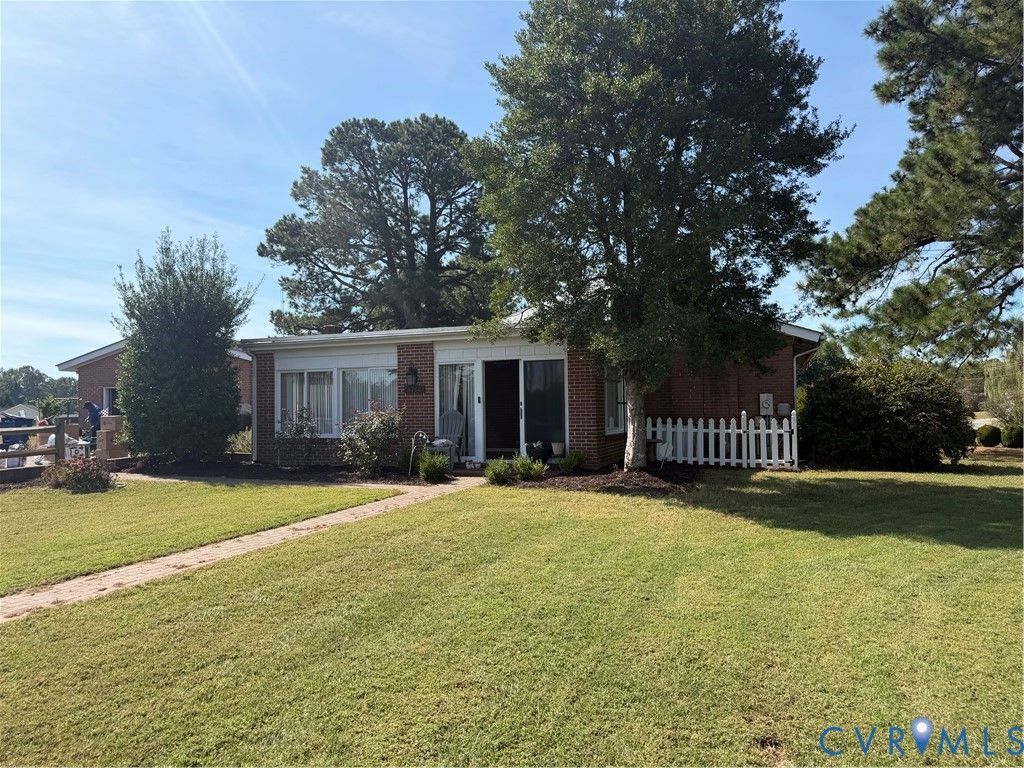 4702 Cedar Ln, Dinwiddie, VA 23803