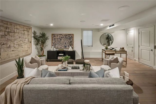 1371 N Coast Highway, Laguna Beach, CA 92651