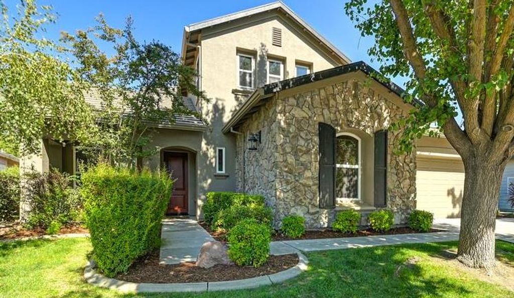 2721 Aspen Valley Ln, Sacramento, CA 95835