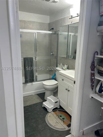5587 Park Rd 5587, Dania Beach, FL 33312