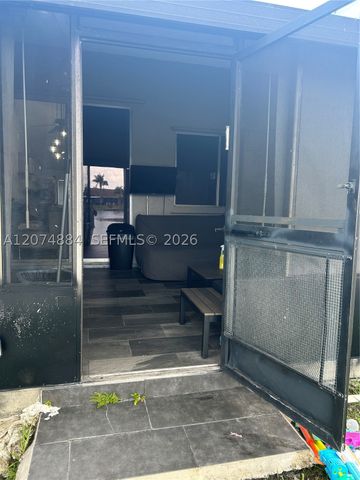 5587 Park Rd 5587, Dania Beach, FL 33312