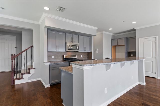 406 Hamilton Street, Lewisville, TX 75067