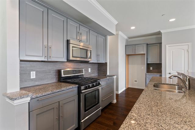 406 Hamilton Street, Lewisville, TX 75067