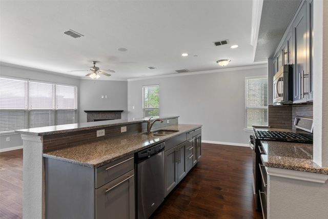 406 Hamilton Street, Lewisville, TX 75067