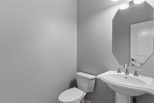 406 Hamilton Street, Lewisville, TX 75067