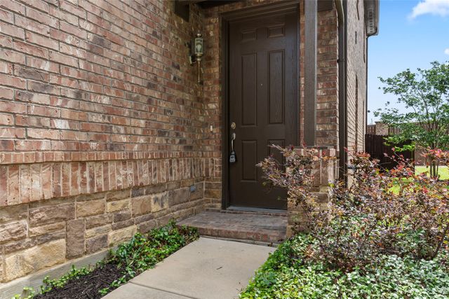 406 Hamilton Street, Lewisville, TX 75067