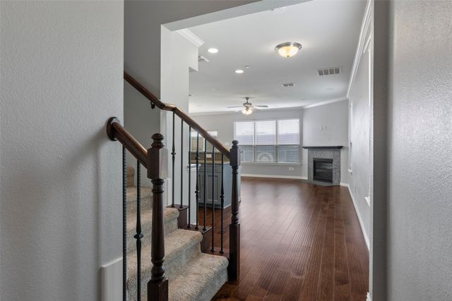 406 Hamilton Street, Lewisville, TX 75067